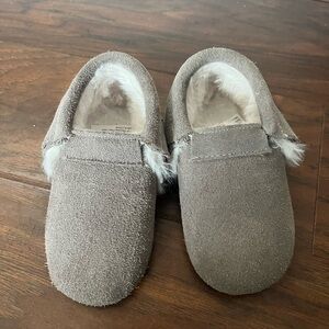 Monkey Feet Cozy Gray Suede Baby Booties/moccasins- Size 18-24 months